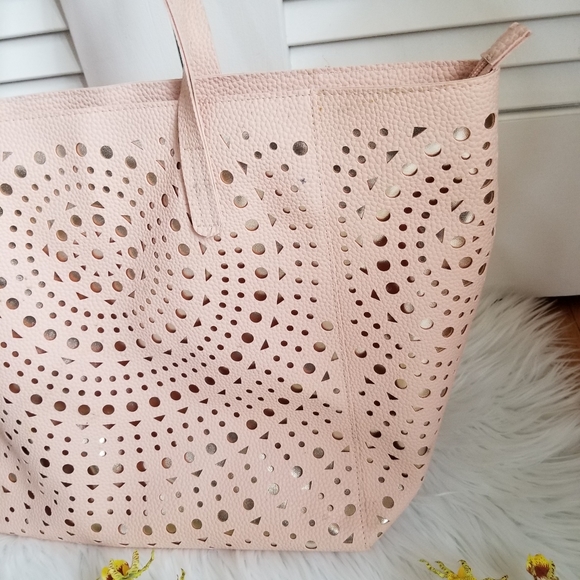 Bath & Body Works Pink Blush Metalic Tote Bag.... - Picture 9 of 16